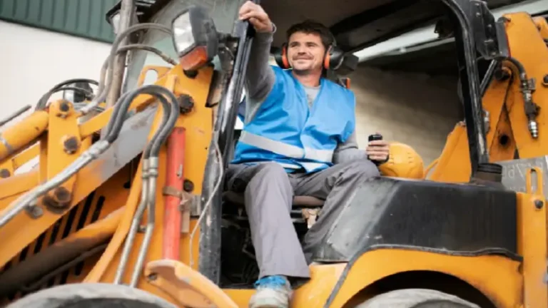 Get Rid of Your Bucket Truck and Hire Boom Lift Rental for Desired Results!